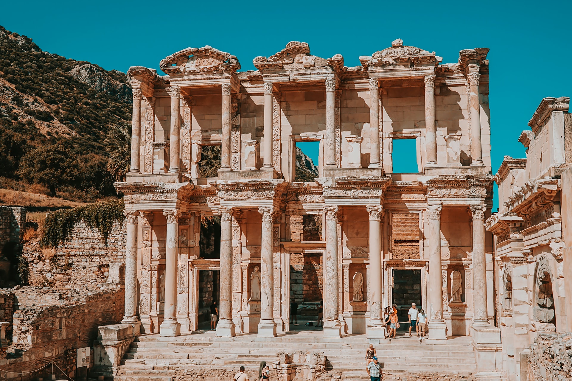 Efes Antik Kenti ve Yedi Uyuyanlar Efsanesi